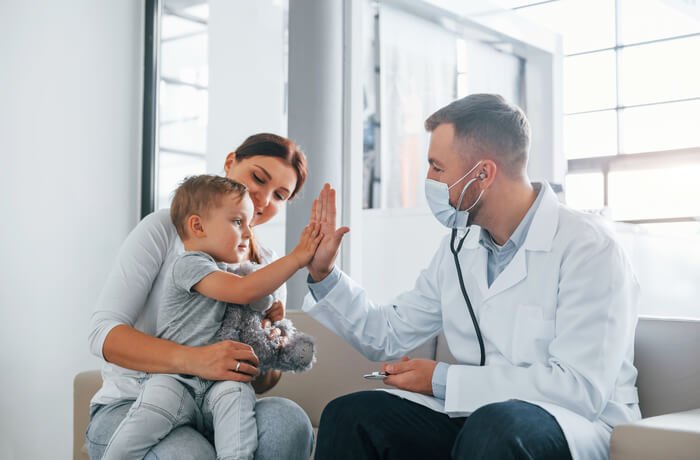 medicos sem fronteiras medico crianca