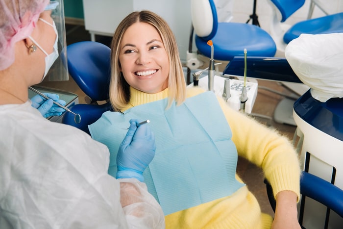 marketing odontologico paciente sorrindo