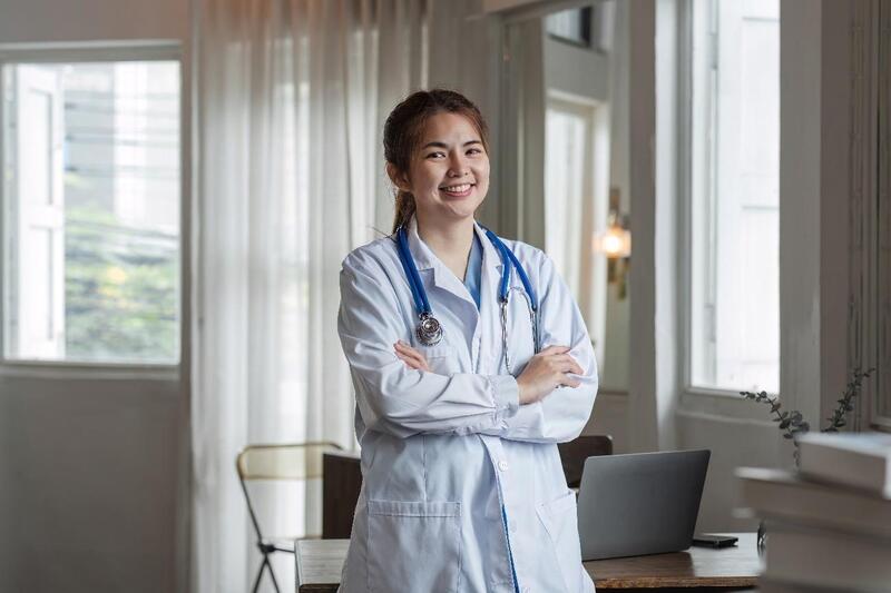 mercado de trabalho da medicina medica na sala