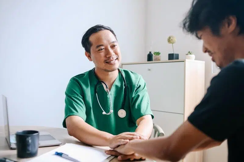 quanto ganha um clinico geral consulta